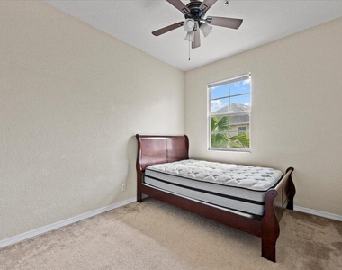 335 E Thatch Palm Circle - Photo Thumbnail 21