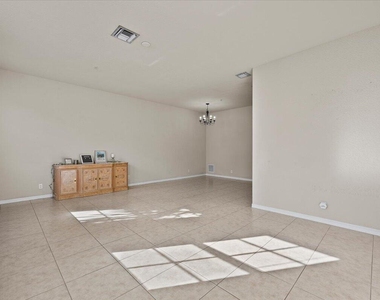 335 E Thatch Palm Circle - Photo Thumbnail 32
