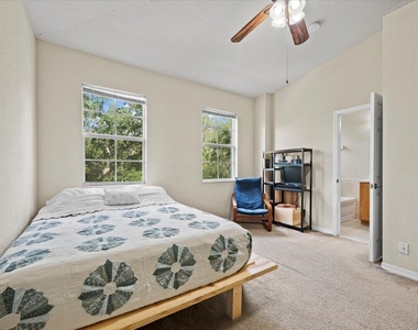 335 E Thatch Palm Circle - Photo Thumbnail 17
