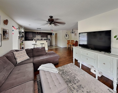 4705 Selkirk Drive - Photo Thumbnail 2