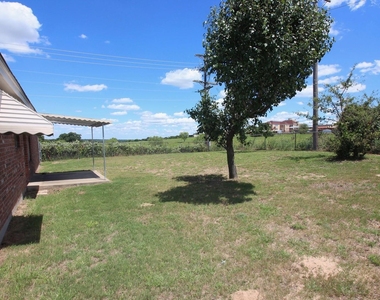 1838 Laura Street - Photo Thumbnail 10