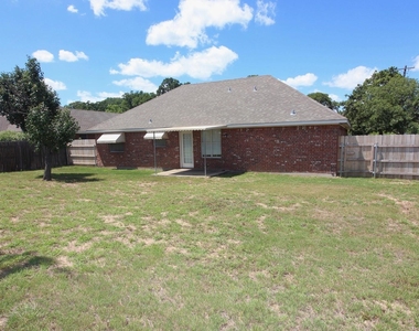 1838 Laura Street - Photo Thumbnail 11