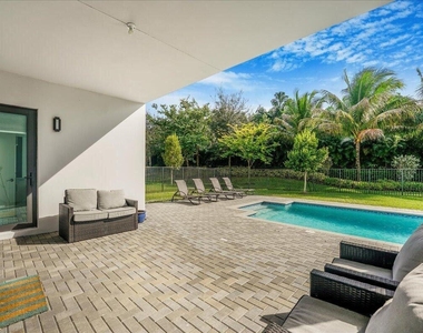 17496 Sparkling River Road - Photo Thumbnail 15