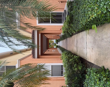 3553 Forest Hill Boulevard - Photo Thumbnail 5