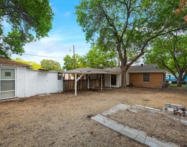 1001 S Carlton Street - Photo Thumbnail 17