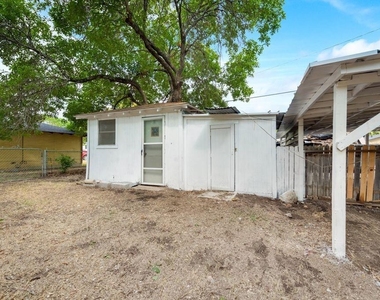 1001 S Carlton Street - Photo Thumbnail 16