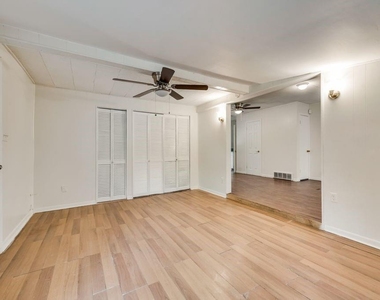 1001 S Carlton Street - Photo Thumbnail 10