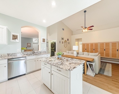 1143 Canoe Point - Photo Thumbnail 21
