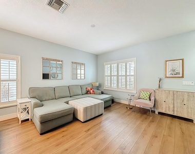 1143 Canoe Point - Photo Thumbnail 11