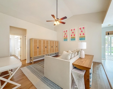 1143 Canoe Point - Photo Thumbnail 17