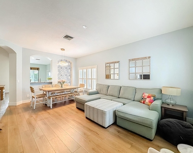 1143 Canoe Point - Photo Thumbnail 10