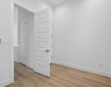 2925 Spruce Valley Lane - Photo Thumbnail 16
