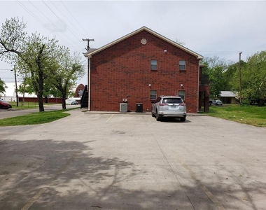 1618 Bois D Arc Street - Photo Thumbnail 1