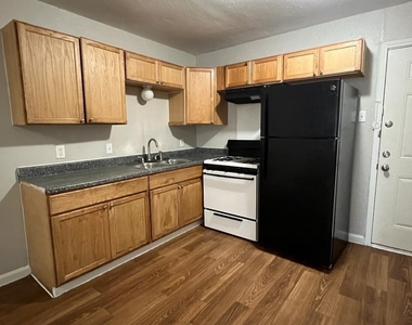 2429 Parkside - Photo Thumbnail 2