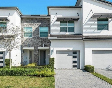 9041 Zevon Court - Photo Thumbnail 3