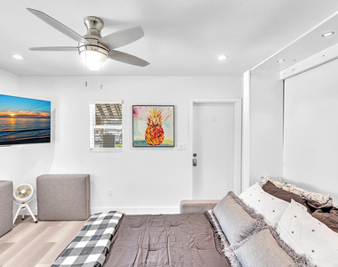 649 Ne 16th Terrace - Photo Thumbnail 10