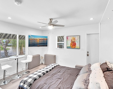 649 Ne 16th Terrace - Photo Thumbnail 8