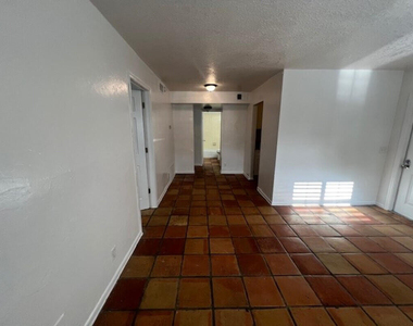 1609 S Federal Highway - Photo Thumbnail 2