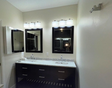 4240 Gator Trace Avenue - Photo Thumbnail 14