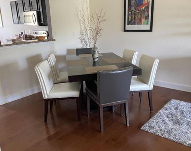 4240 Gator Trace Avenue - Photo Thumbnail 5