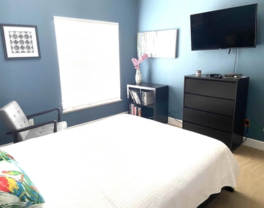 4240 Gator Trace Avenue - Photo Thumbnail 10