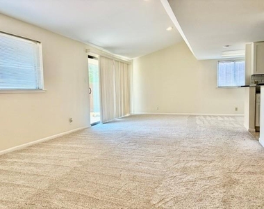 801 Kingswood Avenue - Photo Thumbnail 4