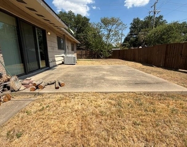 801 Kingswood Avenue - Photo Thumbnail 13