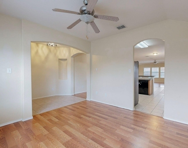 1065 Aviary Drive - Photo Thumbnail 6