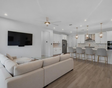 13621 Sw Bally Drive - Photo Thumbnail 8