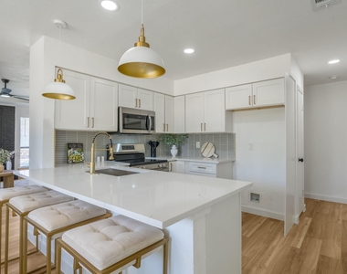 306 Bardfield Avenue - Photo Thumbnail 9
