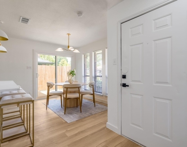 306 Bardfield Avenue - Photo Thumbnail 5