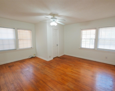 3900 Dexter Avenue - Photo Thumbnail 12