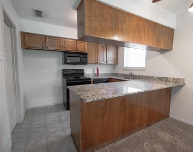 1909 Sutter Street - Photo Thumbnail 12