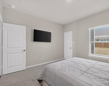 3531 Columbus Street - Photo Thumbnail 14