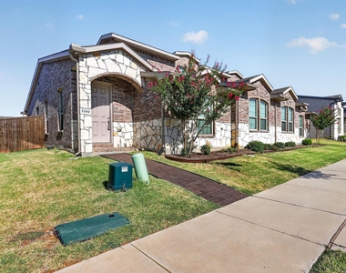 3342 Solana Circle - Photo Thumbnail 1