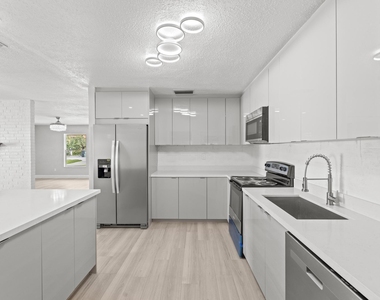 534 E Del Monte Avenue - Photo Thumbnail 13