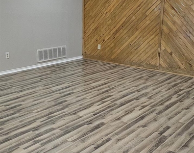 3403 Hilltop Lane - Photo Thumbnail 3
