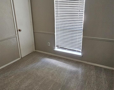 3403 Hilltop Lane - Photo Thumbnail 7