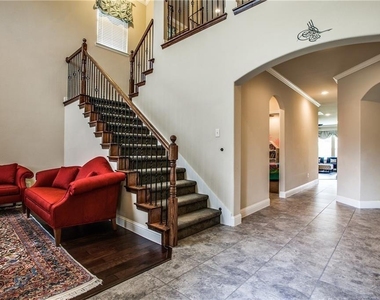 300 Rugby Lane - Photo Thumbnail 3
