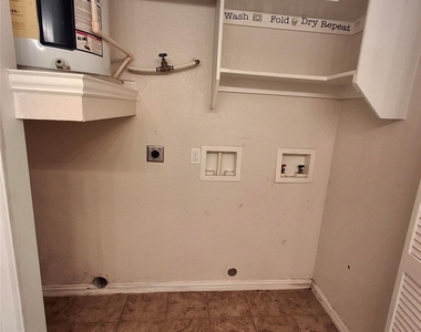 5203 Bexar Street - Photo Thumbnail 16