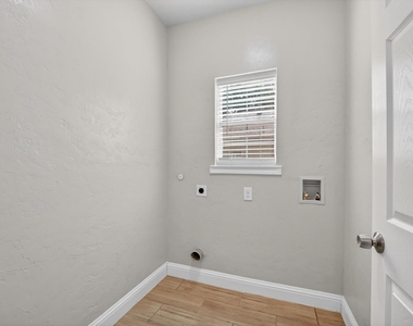 4404 Harris Street - Photo Thumbnail 20