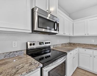 4404 Harris Street - Photo Thumbnail 4