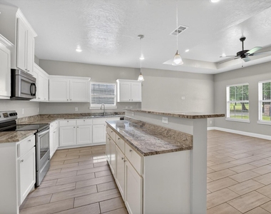 4404 Harris Street - Photo Thumbnail 6