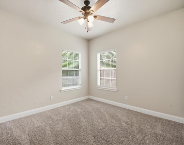 4404 Harris Street - Photo Thumbnail 13