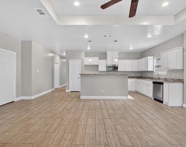 4404 Harris Street - Photo Thumbnail 2