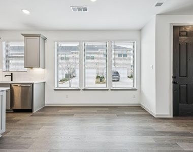 721 4th Street - Photo Thumbnail 6