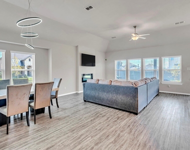 6934 Pampas Place - Photo Thumbnail 7