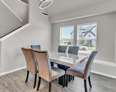 6934 Pampas Place - Photo Thumbnail 8