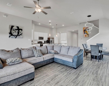 6934 Pampas Place - Photo Thumbnail 14