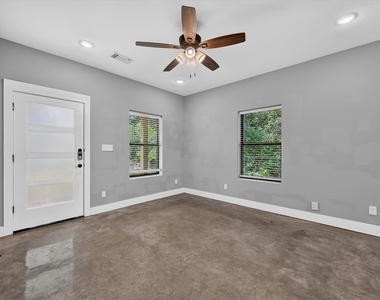 707 E Woodard Street - Photo Thumbnail 10